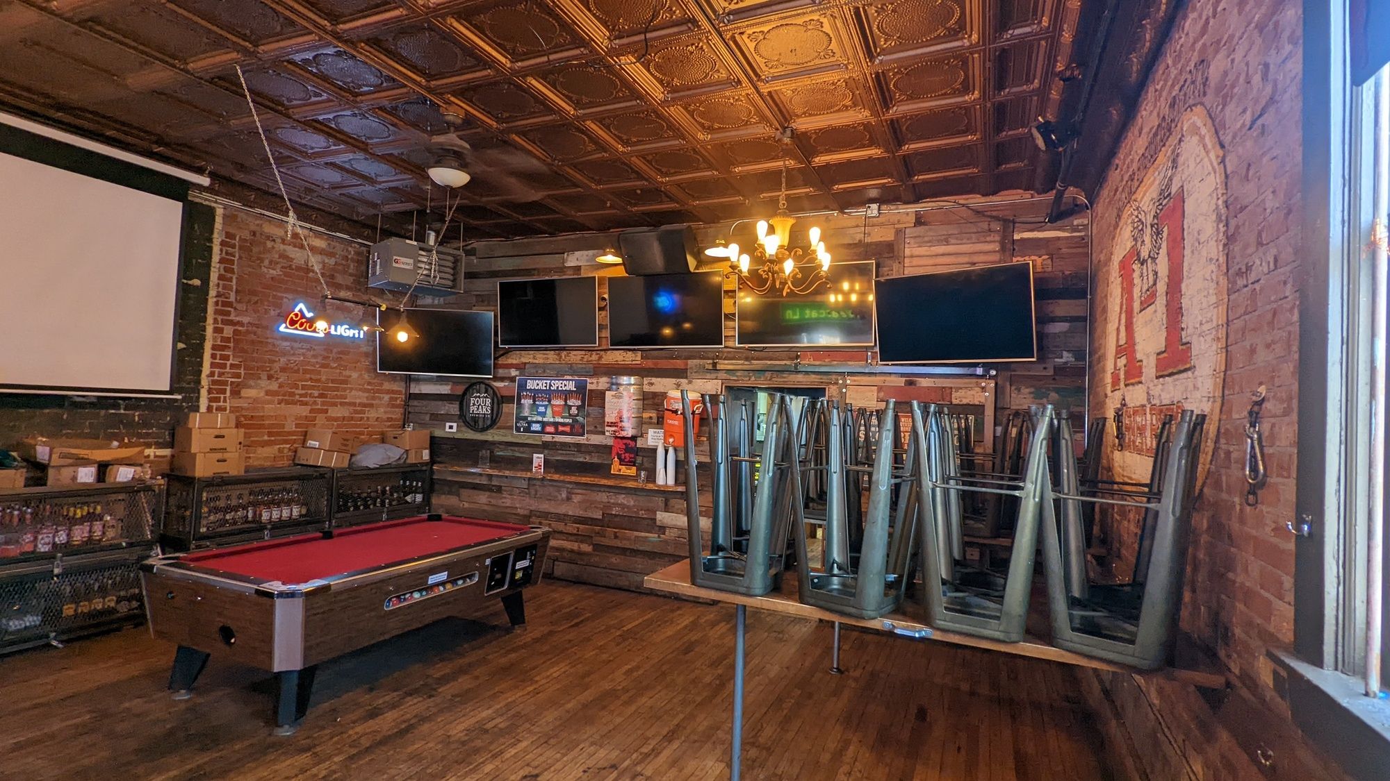 Beautiful restaurant/bar